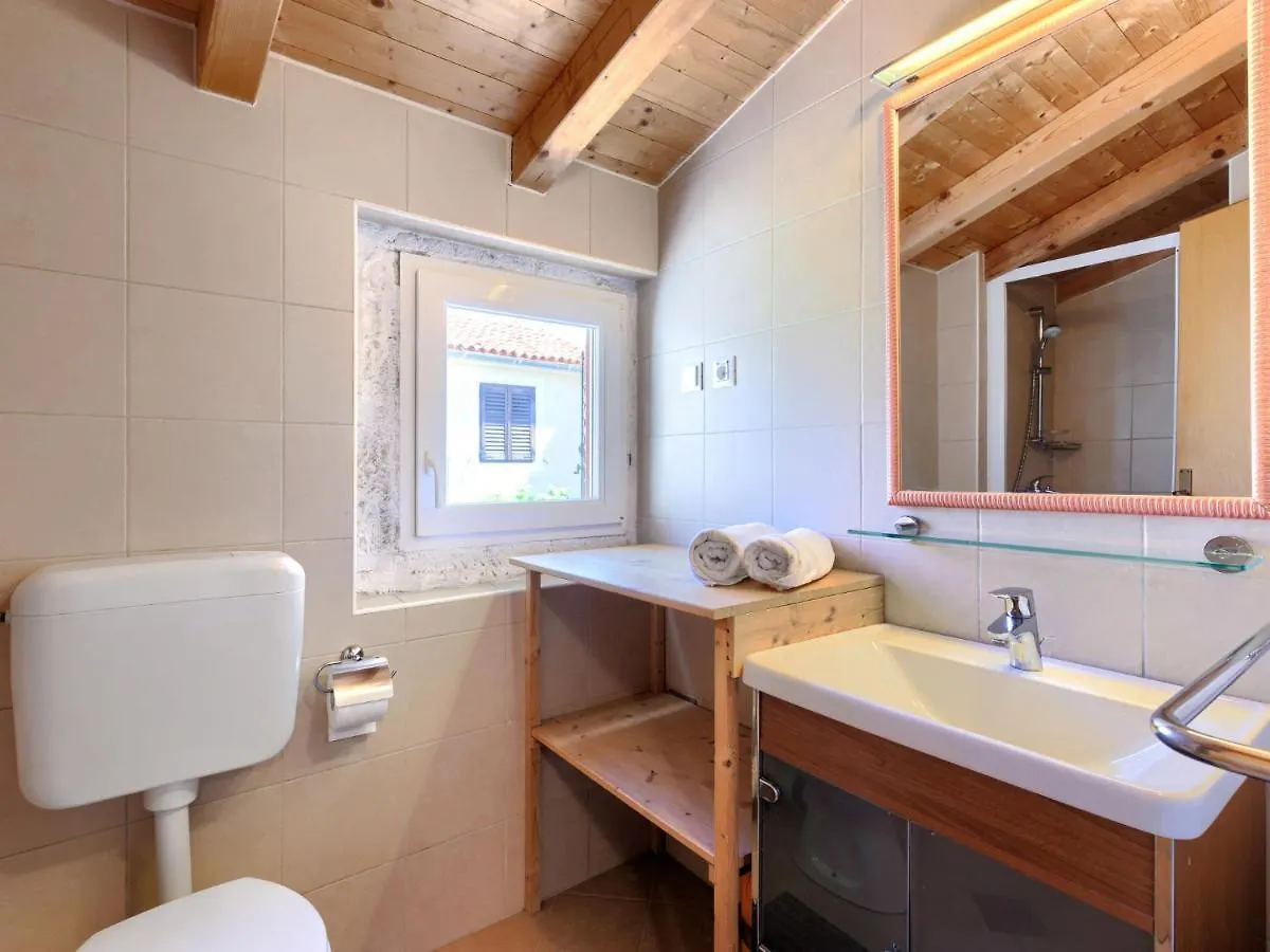 Holiday Home Pinia I - Kst126 By Interhome Kastelir Croatia